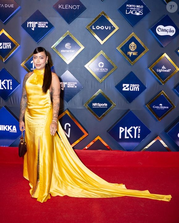 Rafaella Santos marcou presença em mais uma edição do leilão beneficente promovido pelo Instituto Projeto Neymar Jr. O evento aconteceu nesta terça-feira (10), em São Paulo