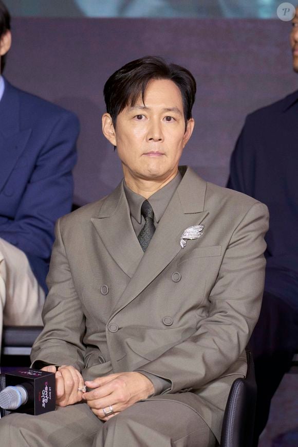 Após o fim de 'Round 6', Lee Jung-jae parece ter recuperado seu peso, além de ter deixado o cabelo crescer