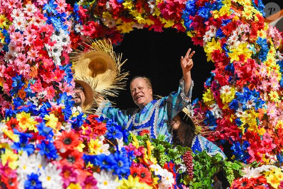 Carnaval 2026: Chico Pinheiro foi destaque de carro alegórico da Acadêmicos do Tatuapé