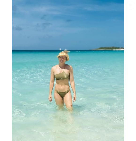 O corpo de Angélica em fotos de biquíni sempre rende elogios de internautas