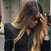Naomi Campbell é envolvida em polêmica com dinheiro de ONG após investigação apontar gastos com spa, cigarros e pagamentos de 290 mil libras; modelo reverte banimento de 5 anos na Justiça