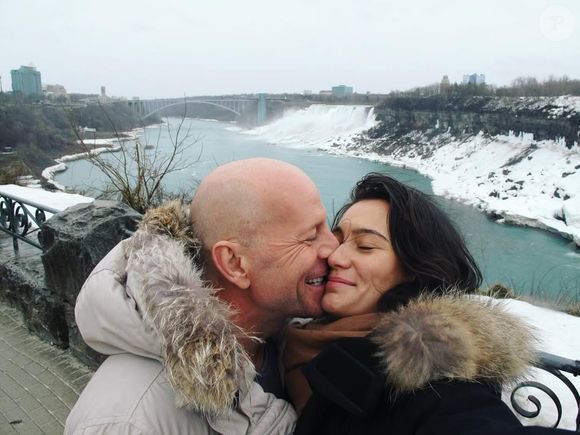 Bruce Willis e Emma Heming-Willis têm 23 anos de diferença entre um e outro