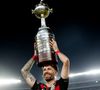 Léo Pereira conquistou o tetracampeonato da Libertadores pelo Flamengo e nesta quarta-feira, 3 de dezembro de 2025, pode erguer mais um campeonato, o Brasileiro