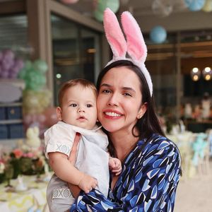 Prima de Virginia Fonseca, Manu Fonseca, posa com José Leonardo o filho mais novo da apresentadora durante a festa de Páscoa antecipada