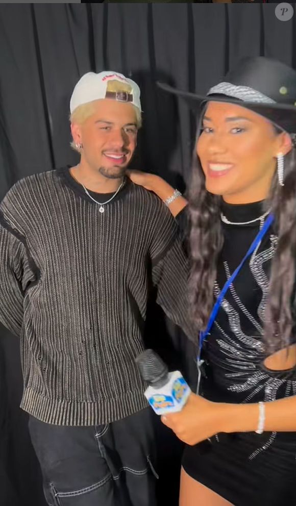 Zé Felipe lançou olhares para a repórter que agitaram a web