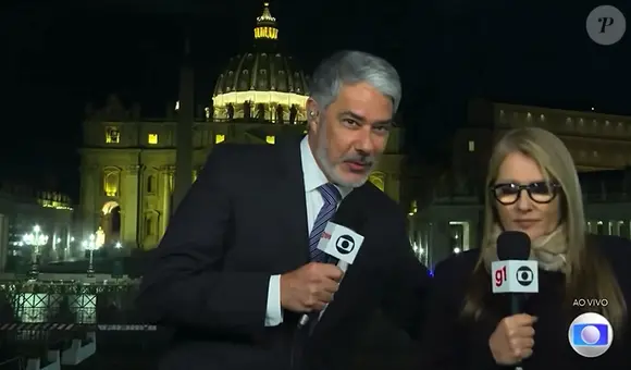 Ilze Scamparini se esquivou de um abraço de William Bonner ao vivo