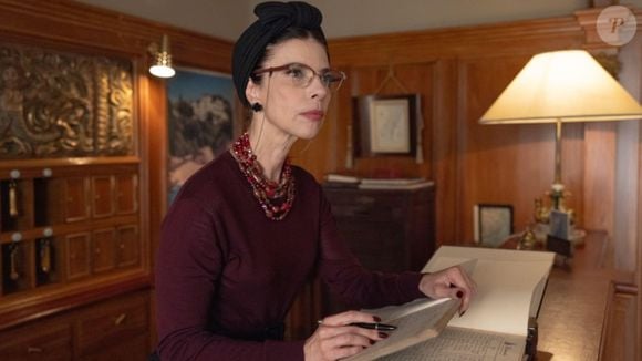 A produção espanhola é estrelada por José Coronado e Martiño Rivas, e com a participação de Maribel Verdú e María Valverde.