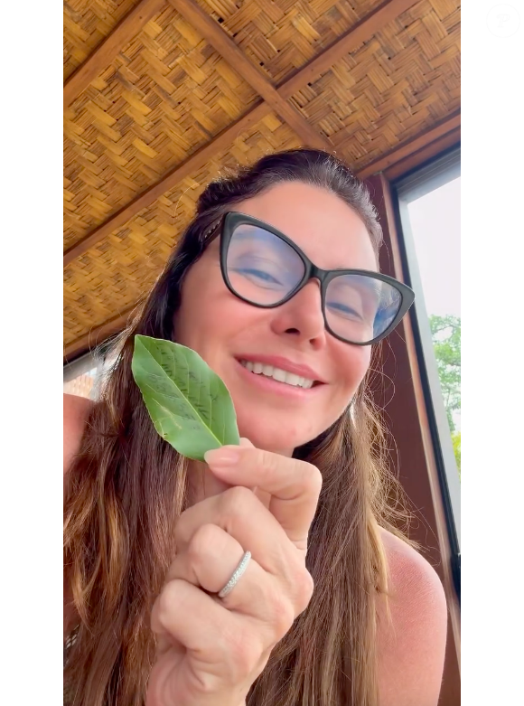 Giovanna Antonelli revelou que, para que seus desejos se realizem, basta queimar a folha de louro no dia 31 de dezembro