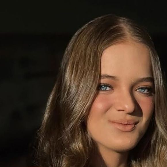 Rafa Justus posa com look luxuoso de Ana Paula Siebert em foto e beleza da jovem encanta Ticiane: 'Se tornou essa mulher linda'