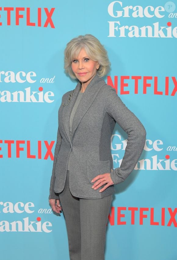 Jane Fonda procura fazer uma rotina de treino diferente a cada dia: 'Altero dias fazendo exercícios para a parte superior e inferior do corpo para fortalecê-lo'