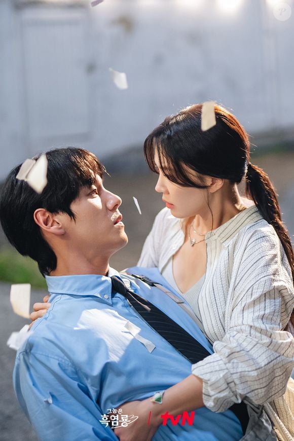 Já o casal secundário do dorama é protagonizado por Im Se-mi e Kwak Si-yang