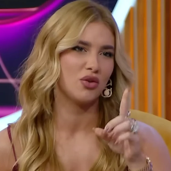 Virgínia Fonseca decidiu agir rapidamente após a repercussão envolvendo a rotina escolar das filhas, Maria Alice e Maria Flor, e entrou em contato direto com o jornalista Leo Dias para esclarecer a situação