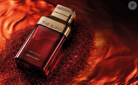 Segundo O Boticário, o diferencial do The Blend Amber Saffron vai além dos ingredientes raros e inclui um processo exclusivo de hidrodestilação artesanal realizado em alambiques de cobre
