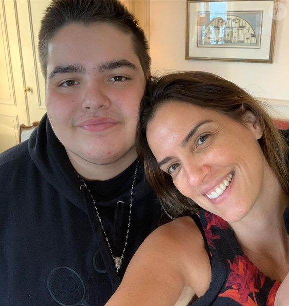 Seu filho mais velho, João Silva, realizou uma cirurgia bariátrica em 2020, aos 16 anos, e perdeu cerca de 80 kg, sendo que já chegou a pesar 150 kg