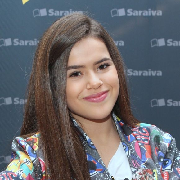 Maisa foi uma das famosas que embarcaram na trend nostálgica e compartilhou fotos de 2016, reforçando o lema '2026 é o novo 2016'