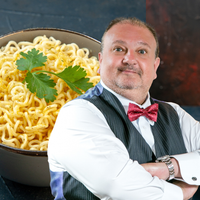 Manteiga, limão-siciliano e um truque simples: descobri com Érick Jacquin, do ‘MasterChef Brasil’, como deixar até o miojo muito mais gostoso