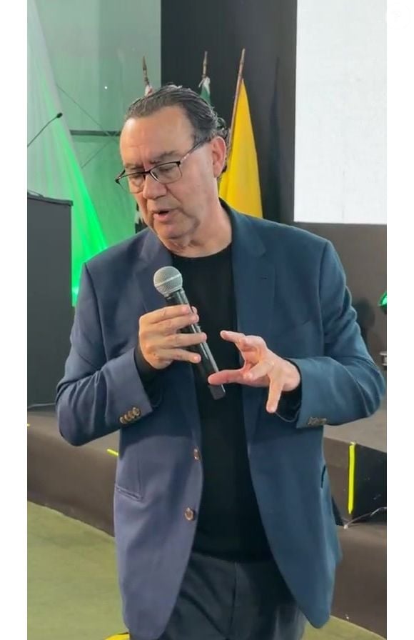 Augusto Cury construiu carreira como escritor e psiquiatra antes de entrar na disputa presidencial de 2026