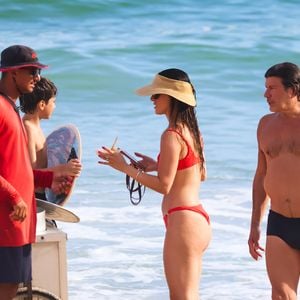 O artista curtiu o dia de sol ao lado da esposa, a fotógrafa Isabella Pinheiro, profissional da TV Globo