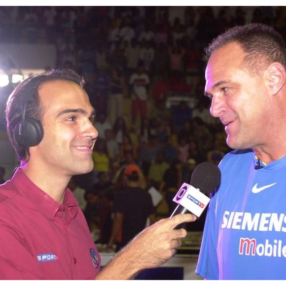 Tadeu Schmidt emociona ao publicar homenagem para Oscar Schmidt após morte do irmão