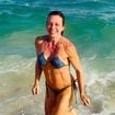 Treino 6x por semana, dieta simples e zero álcool: Carla Marins, de 'História de Amor', entrega segredo do corpo super definido aos 56 anos