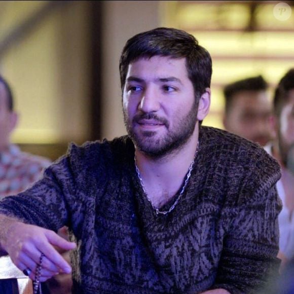 Berkay Ateş vive o vilão Cengiz Yıldız, o vilão da novela 'Mãe'