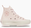 O novo Converse rosa inspirado no universo das sapatilhas de balé une delicadeza e atitude em um dos lançamentos mais elegantes da temporada