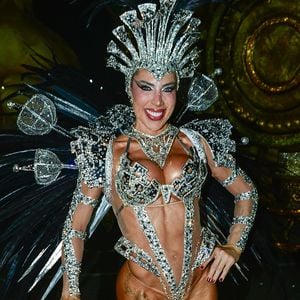 Carnaval 2026: Tati Minerato brilhou como musa da Grande Rio