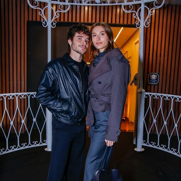 Sasha e João Lucas no culto de Lucas Guedez