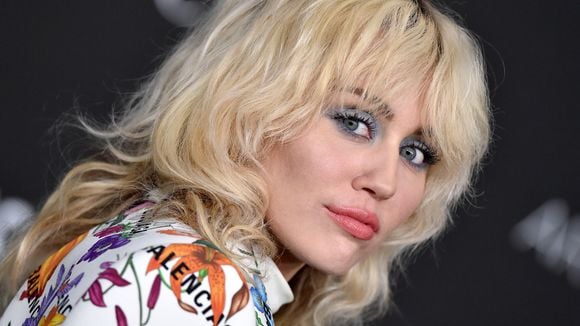 Cinco cortes de cabelo curtos no estilo retrô dos anos 80 que estão de volta para a Primavera 2026