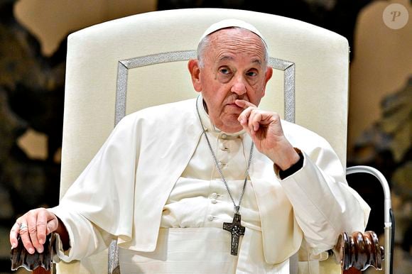 Papa Francisco tomou café da manhã e leu os jornais