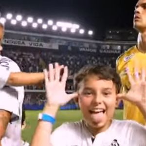 Filha de Neymar e Bruna Biancardi, Mavie usou camisa fofa personalizada do Santos