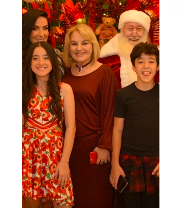 Também conhecida como Dona Anita, ela morreu logo nas primeiras horas desta quinta-feira (25)