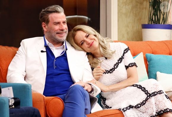 Em homenagem à esposa, morta há seis anos, John Travolta escreveu uma mensagem emocionante nas redes sociais. "Olha para a sua menina agora, Kelly! Feliz aniversário! Você estaria tão orgulhosa", declarou o ator na legenda de uma fotografia da atriz, referindo-se à filha do casal, Ella Travolta, que também homenageou a mãe