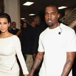 2012: foi neste ano que Kim Kardashian assumiu seu namoro com Kanye West