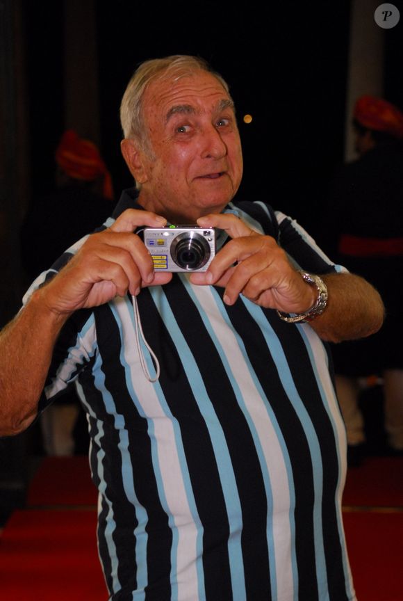 Como morreu Elias Gleizer? Aos 81 anos, o ator morreu após complicações decorrentes de um grave acidente sofrido semanas antes. O artista estava internado no hospital Copa D’Or, no Rio de Janeiro, depois de fraturar cinco costelas e perfurar um pulmão em uma queda em uma escada rolante.