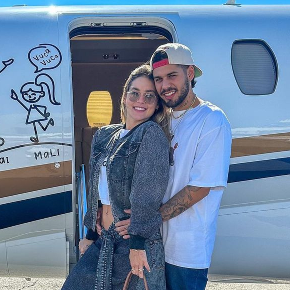 Virginia Fonseca e Zé Felipe possuem um patrimônio milionário, dentre eles, aeronaves, propriedades, e sociedades em empresas.