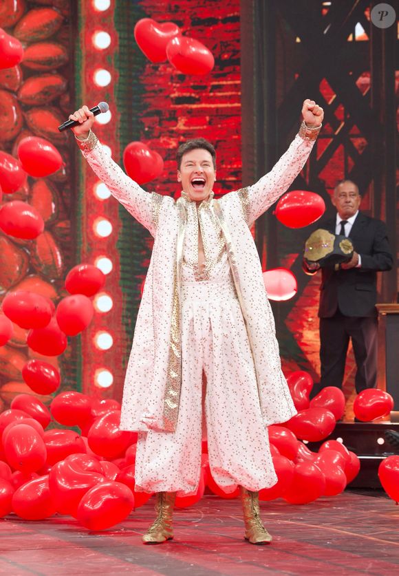 Rodrigo Faro ‘tem feito de tudo para aparecer além da conta durante as gravações, com direito a muitas palhaçadas’, segundo fontes da colunista Fábia Oliveira