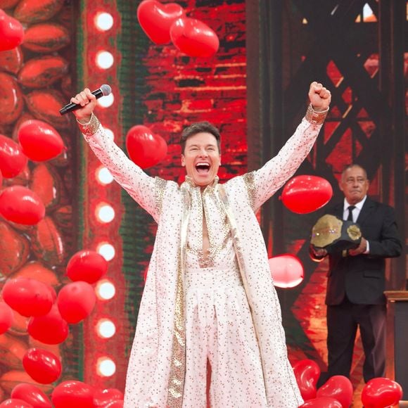 Rodrigo Faro ‘tem feito de tudo para aparecer além da conta durante as gravações, com direito a muitas palhaçadas’, segundo fontes da colunista Fábia Oliveira