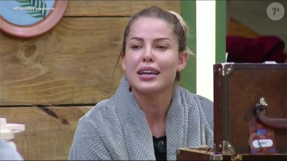 Saory Cardoso desponta como a favorita do público na atualização mais recente da enquete UOL, com 38,29%