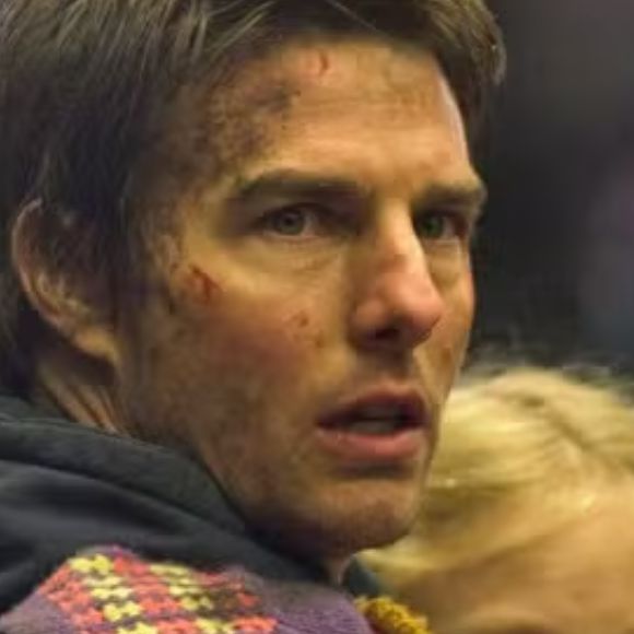 É sabido que Tom Cruise faz qualquer coisa por um filme. Se precisa aprender a dirigir qualquer tipo de veículo, ele faz quantas aulas forem necessárias.
