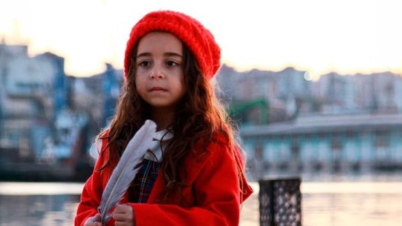 Reta final! Cengiz pega Zeynep de surpresa com revelação envolvendo Melek, resumo do capítulo de terça-feira (17/02) da novela 'Mãe'