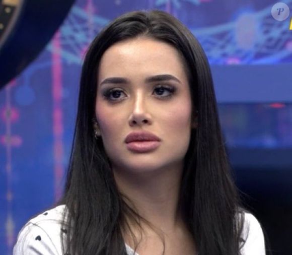 Lábios super destacados de Jordana fez sister virar alvo de críticas nas redes sociais