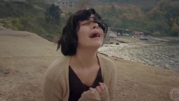 A forma mais devastadora de vender a própria filha: novela 'Mãe' revela flashback dramático de como Sule recebeu dinheiro e abandonou Melek sem dó