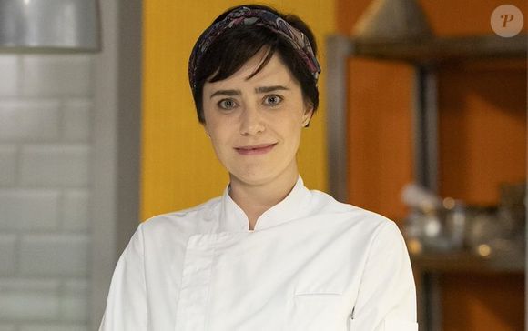 Fernanda Vasconcellos é aclamada pela web após cena com Samira em 'Três Graças'