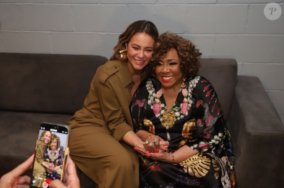 Paolla Oliveira prestigiou show de Alcione em momento de folga nas gravações da novela 'Vale Tudo'