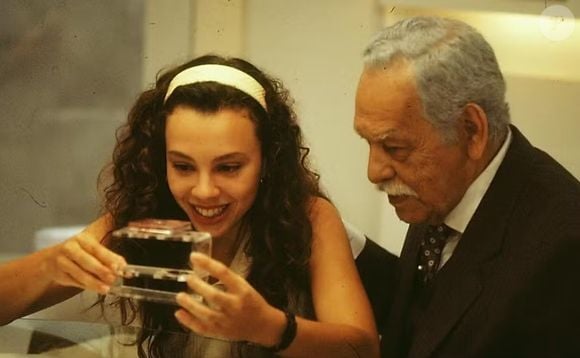 Carla Marins esteve na novela 'Araponga', onde contracenou com Paulo Gracindo