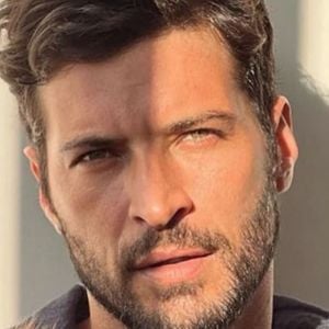Leandro Lima entra em 'Vale Tudo' como Walter, amante de Odete (Debora Bloch) antes de César (Cauã Reymond)
