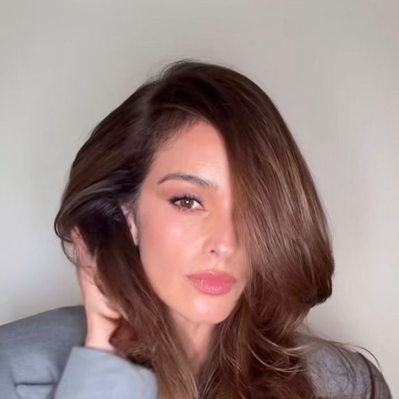 Novo vídeo publicado por Izabel Goulart nas redes sociais reacendeu comentários sobre a aparência da modelo após sua passagem pelo Festival de Cannes; seguidores destacaram semblante 'mais natural'