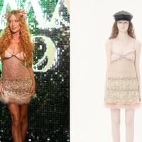 Carnaval de luxo! De cabelo cacheado, Marina Ruy Barbosa usa look Valentino de R$ 55 mil com plumas já esgotado no Brasil em camarote no RJ; 15 fotos