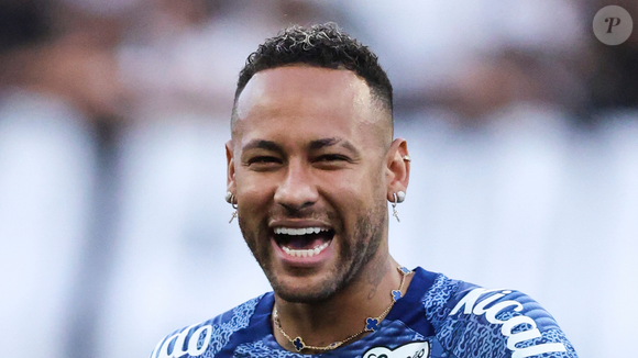 Neymar: vale destacar que, apesar de ter apresentado os sintomas na quinta-feira (05), o Santos não revela a data em que o craque recebeu o diagnóstico de Covid-19